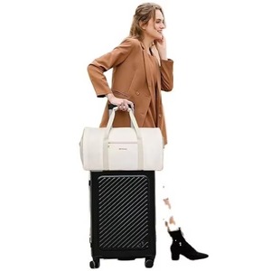 Sac de voyage en nylon blanc BSCI, best-seller, sac de sport et de week-end 2-en-1 avec compartiment à chaussures, idéal pour la gym et les voyages. - Product Image 6