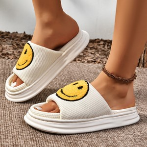 Nouveauté 2026 : Chaussons <span class=keywords><strong>Smiley</strong></span> unisexe pour couple, d'intérieur, mignons, à semelle épaisse, très populaires à l'international - Product Image 2