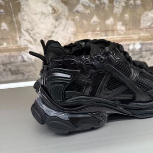 Chaussures robustes en maille noire haut de gamme, style streetwear de luxe, chaussures décontractées respirantes et amorties pour le quotidien - Product Image 3
