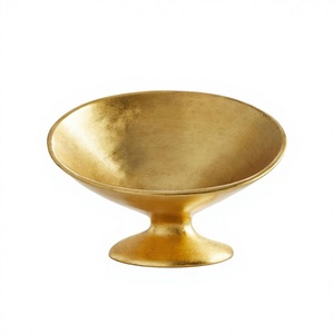 Frutero moderno de lujo con base de pedestal, decoración de mesa, tazones para refrigerios, galletas, nueces, decoración para Eid, tazón de metal con acabado dorado - Product Image 1