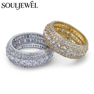 Anillo Souljewel Iced Out Eternity Band <span class=keywords><strong>de</strong></span> 5 Filas con Circonitas Pavé, Estilo Hip Hop para Hombre y Mujer, Chapado en Oro <span class=keywords><strong>de</strong></span> 14K, Accesorio <span class=keywords><strong>de</strong></span> Lujo para Streetwear - Product Image 4