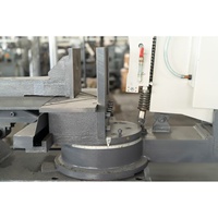 Scie à ruban métallique semi-automatique hydraulique de type ciseaux avec moteur et engrenage pour la coupe horizontale des barres et des tuyaux en acier