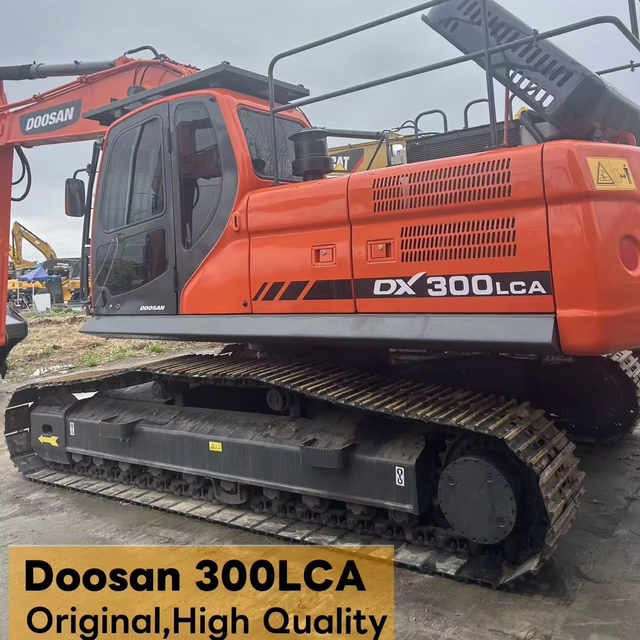Used Japan Original DOOSAN DX300LCA 300 DX300 LCA 34Ton Crawler Hydraulic Excavator With Higher Quality and Lower Price