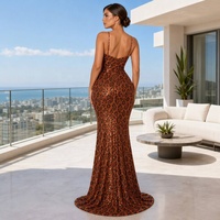 Robe de soirée personnalisée en gros à imprimé léopard et sequins, bretelles spaghetti, décolleté en V profond, froncée, fente haute - Fabricant