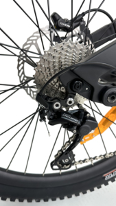 Bicicleta Eléctrica Queene de Fibra de Carbono, 750w, Tracción Media, Todoterreno - Product Image 4