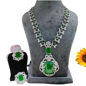 Ensemble de bijoux de déclaration élégant classique collier pendentif pour femme et boucles d'oreilles assorties pour tous les jours et les fêtes cadeau parfait - Product Image 3