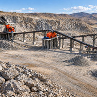 Station de concassage fixe de grande capacité 300t/h pour carrière, usine de traitement de pierres en vrac