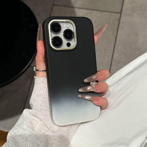 Coque pour iPhone 17, toucher silicone liquide, strass à grandes perforations, caméra à blocs de couleur, antichoc, souple - Product Image 5