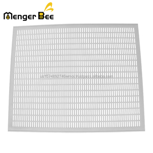 Excluidor de Reina de Abejas de PP Nuevo y Económico para Colmena Modelo Menger QE-5 - Product Image 4