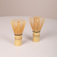 Fouet à matcha en bambou en gros, chasen japonais traditionnel avec logo personnalisé et étui de protection, idéal pour les fournitures de cérémonie du thé