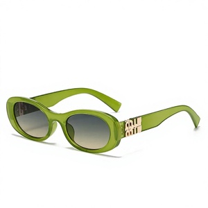 <span class=keywords><strong>Occhiali</strong></span> da Sole Ovali da Donna con Lettera <span class=keywords><strong>M</strong></span>, Nuovi Modelli Europa e USA, Montatura Completa UV400, Non Polarizzati, Alta Moda Street Style, <span class=keywords><strong>Occhiali</strong></span> Parasole per Foto - Product Image 3