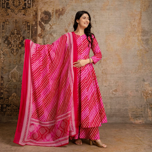 Conjunto de Tres Piezas de Algodón Leheriya Rosa Premium con Kurta de 24 Kali, Pantalones Palazzo y Dupatta Estampada para Mujer - Product Image 1