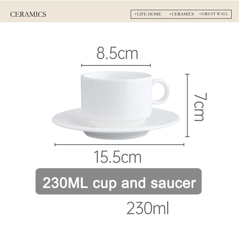 tazza e piattino bianchi da 230 ml