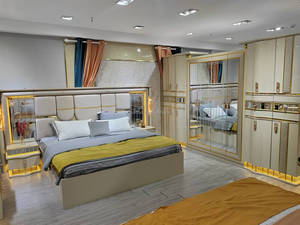 Ensemble de chambre à coucher de luxe <span class=keywords><strong>2026</strong></span> avec éclairage LED, lit super <span class=keywords><strong>king</strong></span> size, armoire à 8 portes et tête de lit miroir – Collection Meubles de Chambre Élégants - Product Image 2