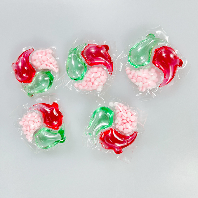 High Quality Cheap 3 in 1 Concentrated Formula Laundry Pods Effective Stain Removal Fabric Softening Washing Pods