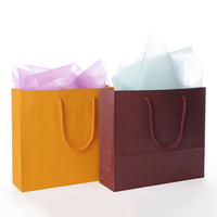 Sacs d'emballage à main pour magasin de vêtements en papier cartonné blanc haut de gamme, sacs d'emballage cadeau, sacs à vêtements pour personnalisation