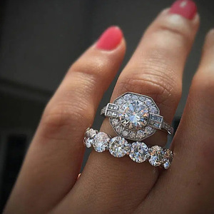 Anello di Lusso con Zirconi a Fila Singola, Set di Fedi Nuziali alla Moda per Donne, Gioielli Abbinati per Coppie - Product Image 2