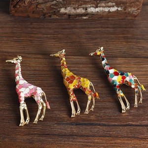 Moda lindo Animal de dibujos animados broche Pin Color <span class=keywords><strong>jirafa</strong></span> broche ropa seda bufanda hebilla decorativa ramillete broches - Product Image 2