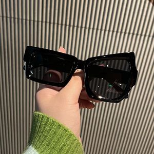 Lunettes de soleil à monture irrégulière, forme ovale, monture complète en matériau rigide, style urbain, tendances individualistes, mode féminine - Product Image 3