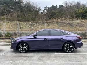 MG5 2025 300TGI Global Flagship 1.5T Turbo 7DCT Berline Sportive 5 Places Fastback avec Phares LED et Caméra, en Stock pour l'Exportation - Product Image 3