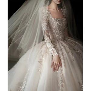 NDB10447 Abito da sposa a maniche lunghe, nuovo modello, con ampia strascico, stile francese, lavorazione artigianale di alta gamma, in pizzo raffinato - Product Image 3