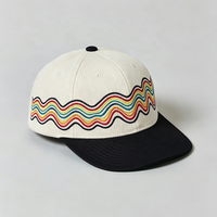 Gorra de béisbol retro de pana con bordado de ondas coloridas y rayas arcoíris, gorra snapback ajustable estilo años 70 para exteriores
