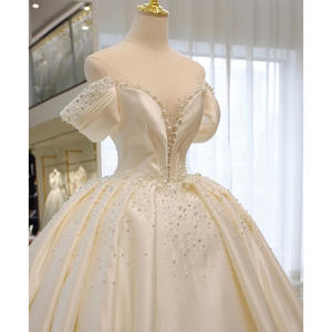 AL1115 Vintage satén vestido <span class=keywords><strong>de</strong></span> novia <span class=keywords><strong>2022</strong></span> nuevo estilo <span class=keywords><strong>de</strong></span> un hombro cola grande francés <span class=keywords><strong>luz</strong></span> blanca cristal volantes decoración para novias - Product Image 3