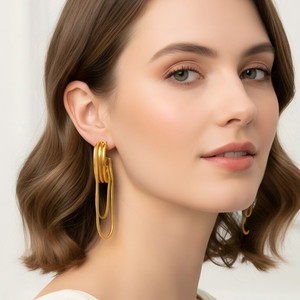 Pendientes colgantes de acero inoxidable con borlas de oro de 18k estilo europeo americano para mujer, diseño geométrico, cadena con bloques de color, a la moda. - Product Image 2