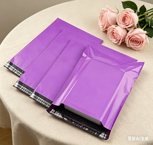 Sobres pequeños blancos de polietileno a granel, impermeables, autosellables, bolsas de plástico para envíos de accesorios pequeños, joyería y artículos de papelería. - Product Image 1