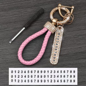 Porte-clés de voiture Pendentif de collier de célébrité Internet pour femme, bague avec incrustation de diamant, plaque d'immatriculation de chaîne pendante de doigt de clé - Product Image 3