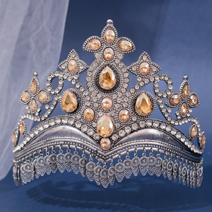 Parure de <span class=keywords><strong>Couronne</strong></span> et Boucles d'Oreilles de Mariée Baroque de Luxe en Cristal, Tiare de Mariage Plaqué Or avec Boucles d'Oreilles à Pompons pour Mariées Musulmanes et Fêtes - Product Image 5
