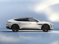AVATR 12 Revised Master Tri Motor EV Pure Electric Sedan 5 Seater Midsize Luxury High Performance Gran Coupe Car in Stock