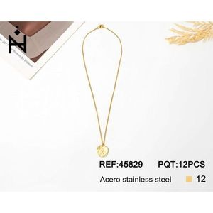 Collana con Ciondolo Lettera Q Angelina, Catena a Serpente Placcata Oro 1,9 Cm, Gioielli Minimalisti da Donna per Uso Quotidiano - Product Image 4