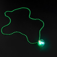 Collier de perles en plastique lumineuses de 32 pouces pour carnaval, défilé, événement, cadeau, vente en gros en vrac, en stock