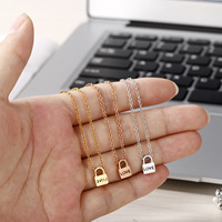 Collier Cœur Verrouillable pour Couples en Acier Inoxydable, Design Amour Creux et Perforé, Surface Lisse, Accessoire DIY