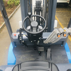 Carretilla elevadora eléctrica de 1800kg y 3000mm, tenedores giratorios de 180 grados, abrazadera electrónica multidireccional con accesorio - Product Image 4