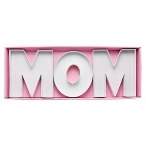 กล่องของขวัญรูปตัวอักษร MOM สำหรับวันแม่ บรรจุดอกไม้ ช็อกโกแลต ลูกอม และของหวาน พร้อมการ์ดอวยพร - Product Image 6