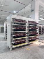 Système de test et de classement des batteries comprenant un testeur de capacité 50A, un déchargeur et un équipement de classement des cellules prismatiques
