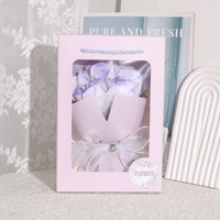 Bouquet de roses éternelles florales de petite taille de qualité supérieure, boîte cadeau artisanale en papier avec ruban métallisé, nœud et bouton perlé pour anniversaire et Saint-Valentin