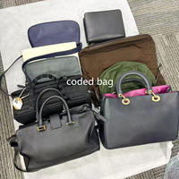 Lot de sacs à main d'occasion vérifiés avec date de fabrication, en cuir et nylon assortis, styles de poignée supérieure et bandoulière variés, légèrement usés