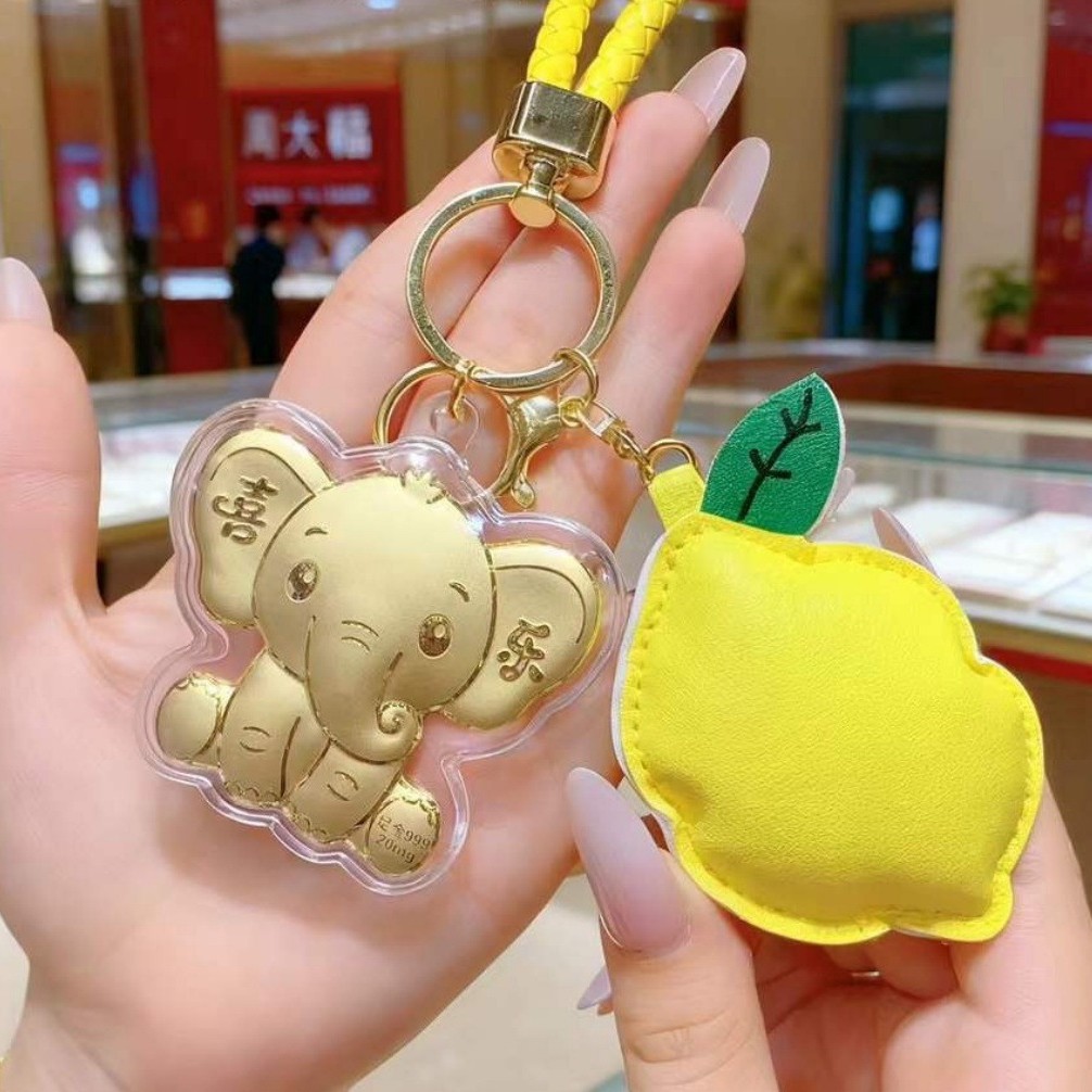 Elephant pendant