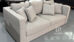 Sofá de 2-3 Plazas de Estilo Italiano con Estructura de Madera y Tela Suave para Sala de Estar Pequeña - Product Image 3