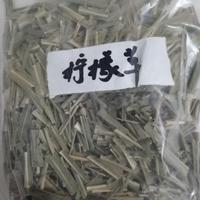 Thé sain récolté récemment, herbe de Malabar séchée, feuilles de l'herbe de Cochin coupées pour le thé aux herbes