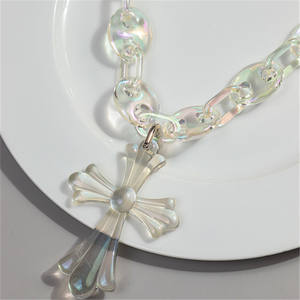 Collier ras du cou épais en acrylique transparent avec croix colorée, design Hip Hop audacieux, motif <span class=keywords><strong>Jesus</strong></span> Laser UV Cool Boy Teen Pig Nose, pour femmes et hommes - Product Image 5