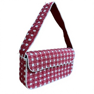Sac à bandoulière perlé rose et blanc fait main pour femme, motif à carreaux de luxe, sac à main tendance, sac de créateur personnalisé OEM M - Product Image 1