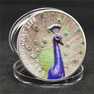 Pavone monete d'argento Elizabeth II 1 dollari placcato di colore moneta in capsula - Product Image 5