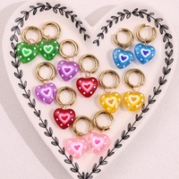 Boucles d'oreilles créoles pendantes en acrylique transparent avec cœur, motif pois contrastant, accessoire tendance pour femme