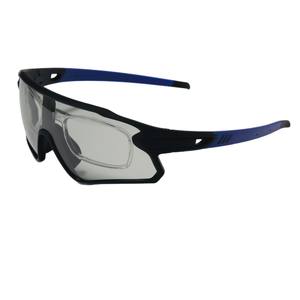 Gafas de Sol Deportivas Fotocromáticas KJ-1082P, Montura Negra, Lentes de PC, Protección UV400, Resistentes al Viento, para Ciclismo al Aire Libre - Product Image 1