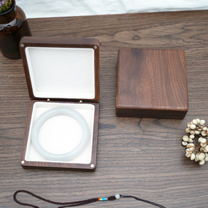 Caja de joyería de madera maciza para almacenamiento de pulseras, hecha a mano con forro de terciopelo, diseño compacto para organizadores de joyas - Product Image 3
