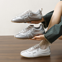Baskets blanches décontractées et tendance pour femmes, nouveau style 2026, à lacets, color block, pour étudiantes, course et sport